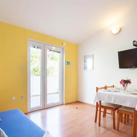 Apartment 3 Bedroom In