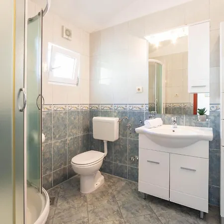 3 Bedroom In Apartment
