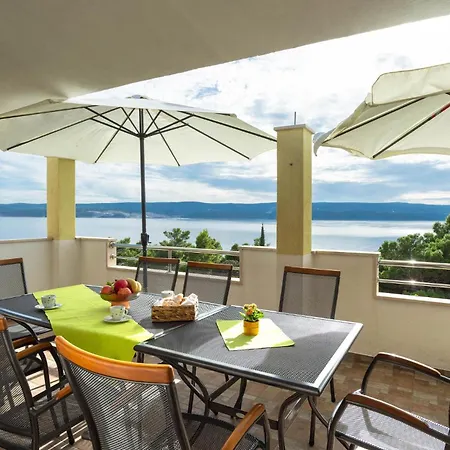 3 Bedroom In Apartment *